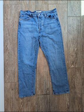 Levi's Women's Light Blue Ankle Crop Jeans